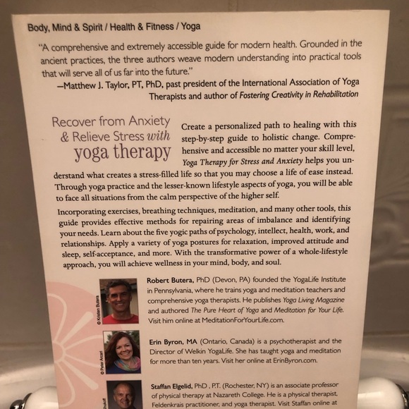 🍁 SALE! Yoga Therapy Book - Picture 2 of 3